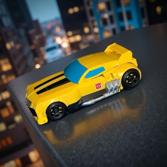 Transformers Generations Cyber Commander Series Bumblebee Figure B17 - Picture 1 of 11